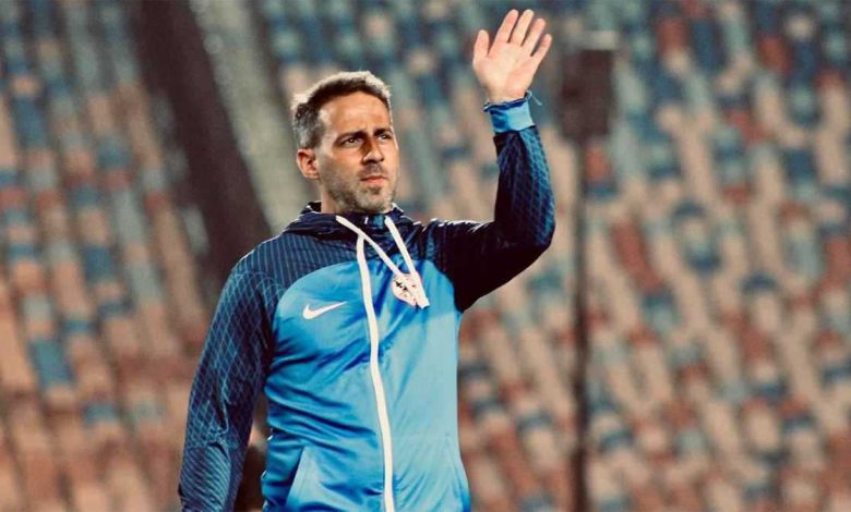 والدة حكيم زياش تخطف الأضواء في حفل تقديمه لاعبا للوداد (صورة)