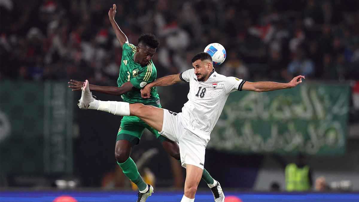 الأهلي السعودي يستعين بخدمات الأمريكي مايك غولوب