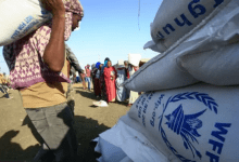 واشنطن تتهم الخرطوم بممارسة "التجويع الممنهج" بعد طرد مسؤولي الإغاثة