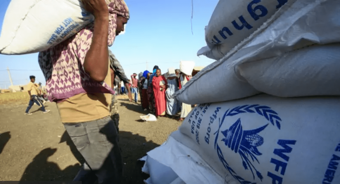 واشنطن تتهم الخرطوم بممارسة "التجويع الممنهج" بعد طرد مسؤولي الإغاثة