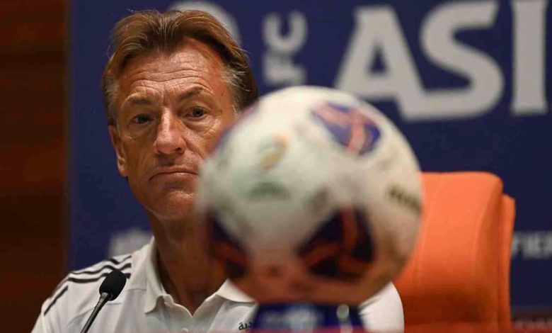 غيابات مؤثرة.. مدرب فرنسا يدفع بستة بدلاء أمام إيسلندا في تصفيات كأس العالم