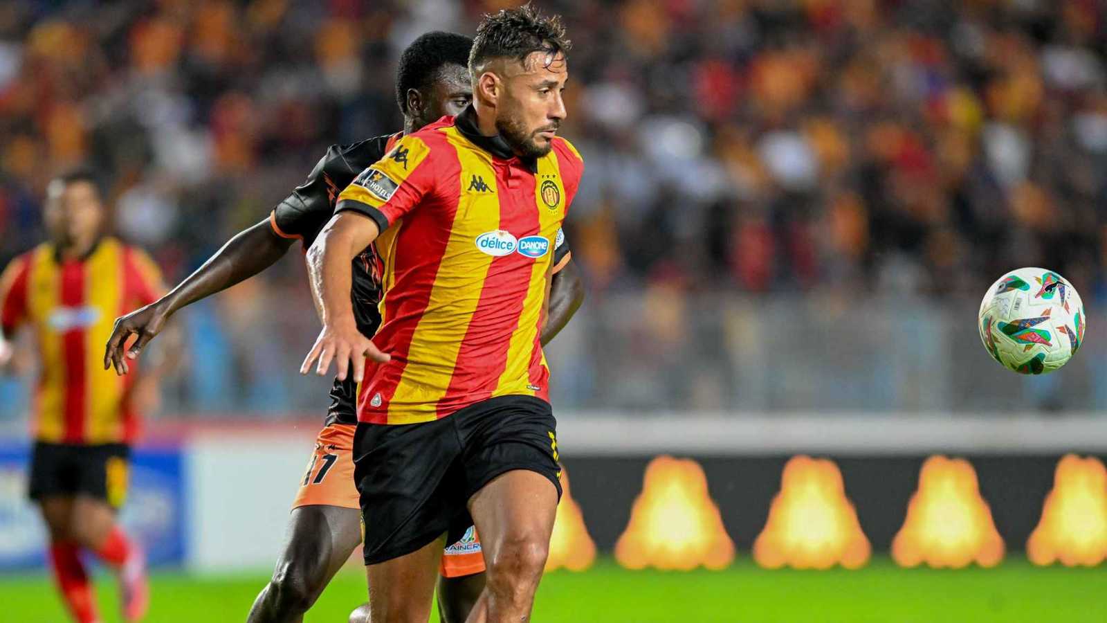 بشرى لجمهور الاتحاد السعودي.. من هو عمر بغلف الذي ظهر برفقة محمد صلاح؟