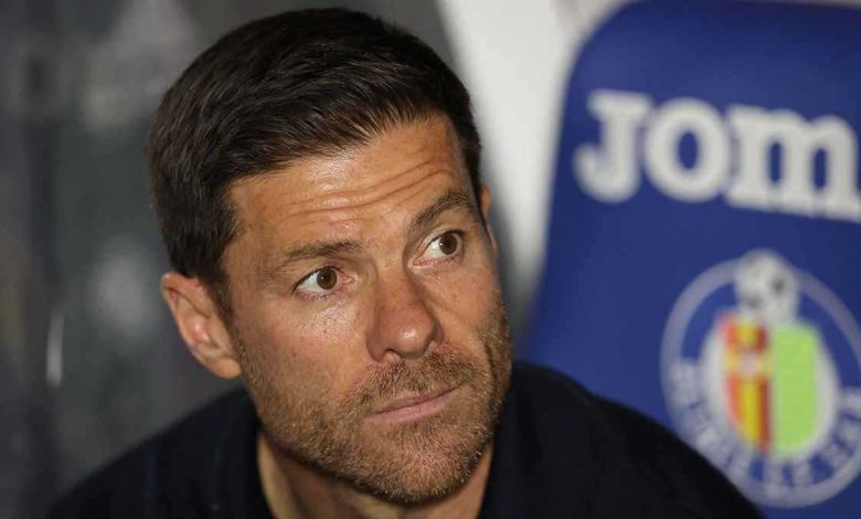 شيء مضحك.. مقرب من سيد عبد الحفيظ يرد على