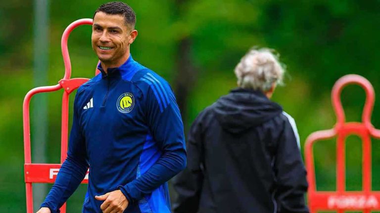 علينا مساندة الزمالك وعدم ضم لاعبيه.. أسطورة الأهلي يوجه رسالة إلى ناديه (فيديو)