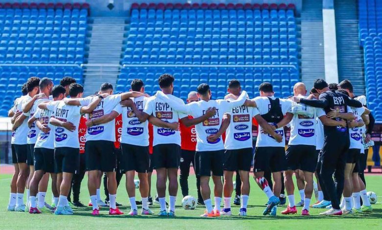 من هو اللاعب المكسيكي الذي بدأت صديقة لامين يامال في متابعته؟