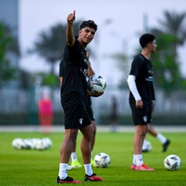 “أقصى أحلامه يشتري شقة وعربية”.. شوبير يفجر مفاجأة بشأن حقيقة طلب محمد السيد 10 ملايين للتجديد مع الزمالك! فيديو