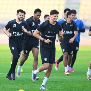 30 صورة ترصد كواليس مران الزمالك إستعدادا لمواجهة البنك الأهلي.. الظهور الأول لعبدالرؤوف