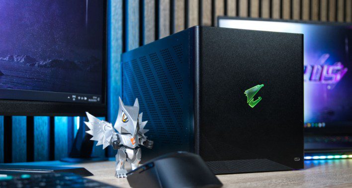 Gigabyte توسّع توفر وحدة Aorus RTX 5090 Thunderbolt 5 eGPU عالميًا