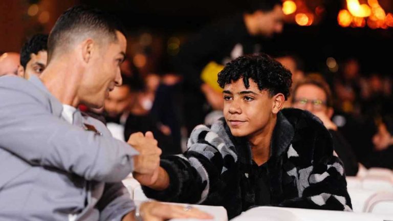 فضيحة كروية.. تعليق ناري من خالد الشنيف بعد سقوط الشباب أمام تضامن حضرموت