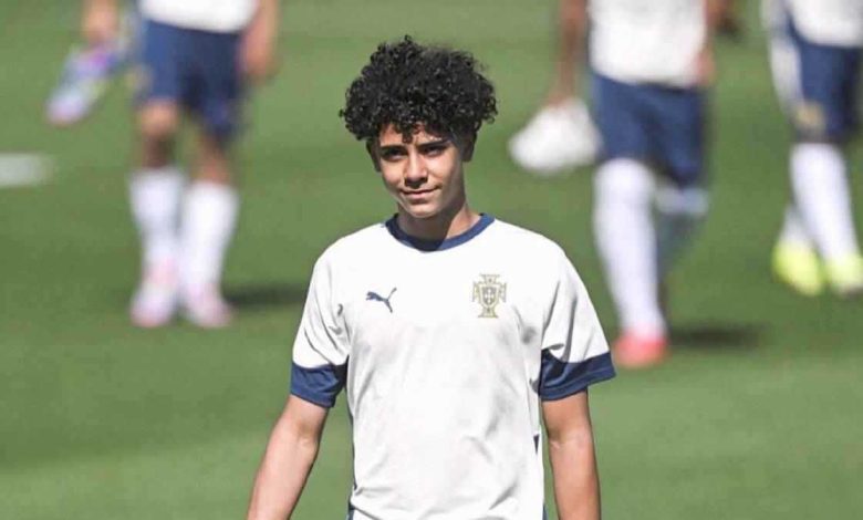 كريستيانو رونالدو يكشف سر رفضه الاعتزال قبل الهدف 1000