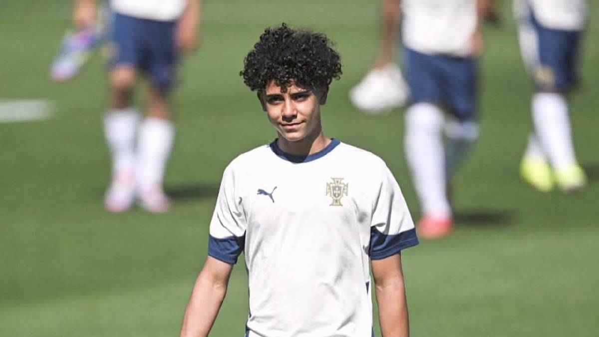 كريستيانو رونالدو يكشف سر رفضه الاعتزال قبل الهدف 1000