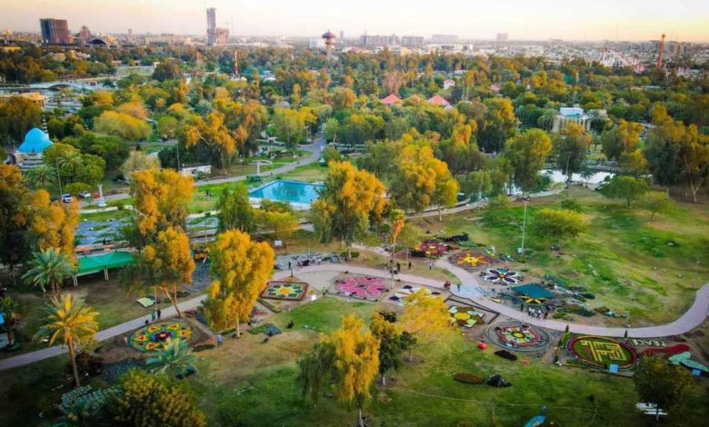 ما قصة صورة عادل إمام بالزي الفرعوني؟
