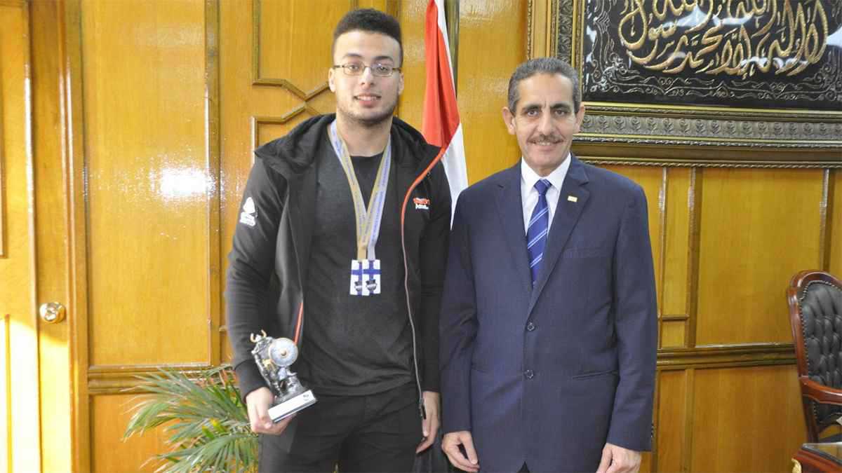 خصم نصف العقد.. وليد صلاح الدين يرعب