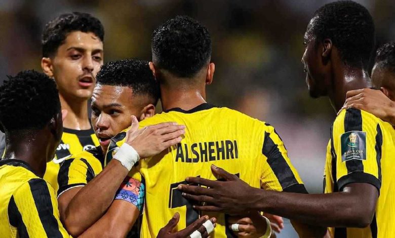 مثل محمد هنيدي.. نجم الأهلي المصري يسخر من خوان ألفينا بيزيرا (فيديو)