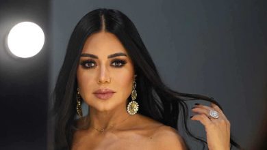 بعد استنكار.. توقيف مديرة مدرسة سورية لضربها الطلبة بقسوة (فيديو)