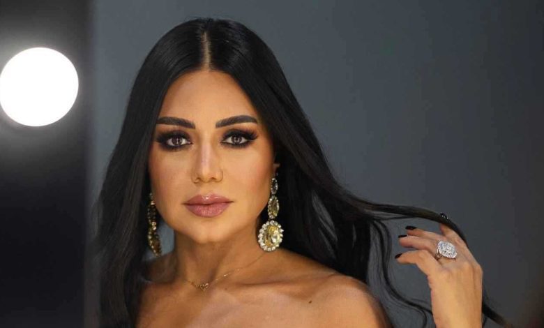 بعد استنكار.. توقيف مديرة مدرسة سورية لضربها الطلبة بقسوة (فيديو)