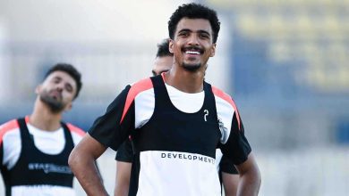 تصرف غريب بالكرة.. التسلل ينقذ كريستيانو رونالدو من مأزق خطير (فيديو)