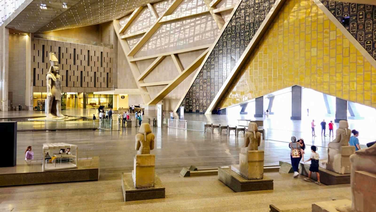 عاملة نظافة تنتصر على ابن ملياردير في