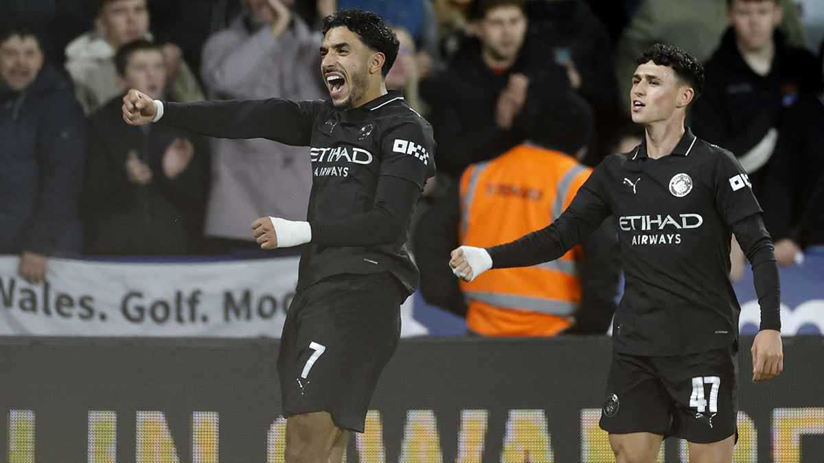 سر اجتماع جون إدوارد مع نجم الزمالك قبل مباراة البنك الأهلي