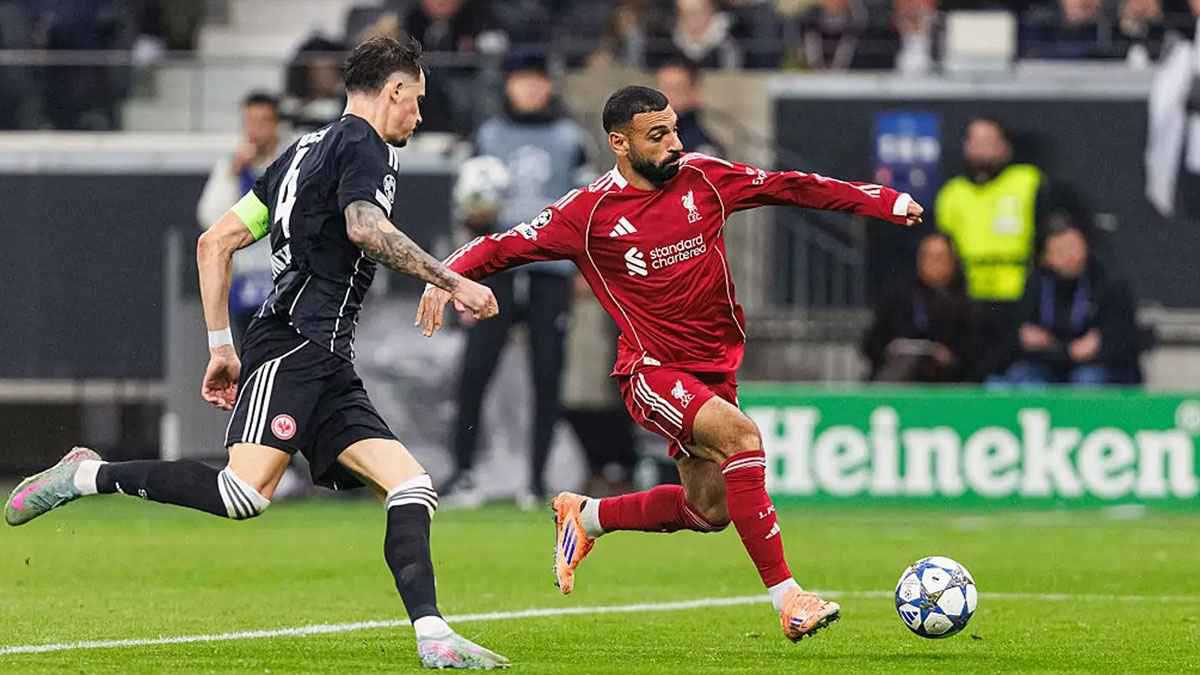 بصورته مع كونسيساو.. رافع الرويلي يسخر من جيسوس (فيديو)