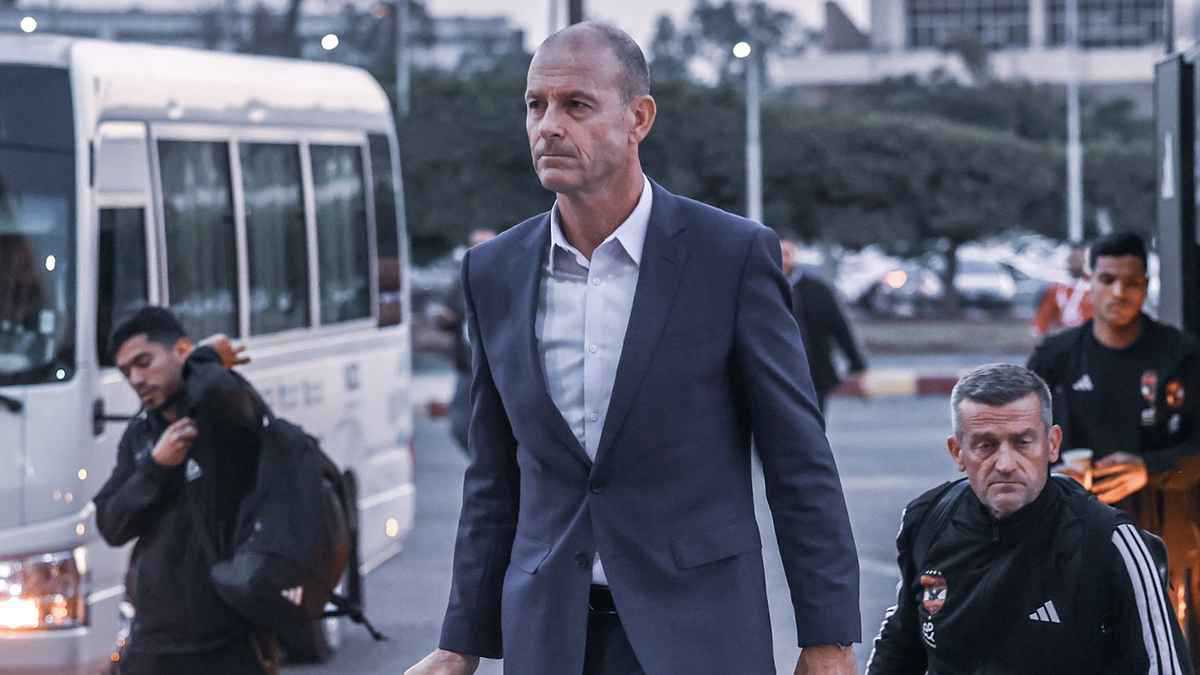 على طريقة أغويرو.. ردود فعل جنونية بعد هدف عمر مرموش أمام سوانزي (فيديو)