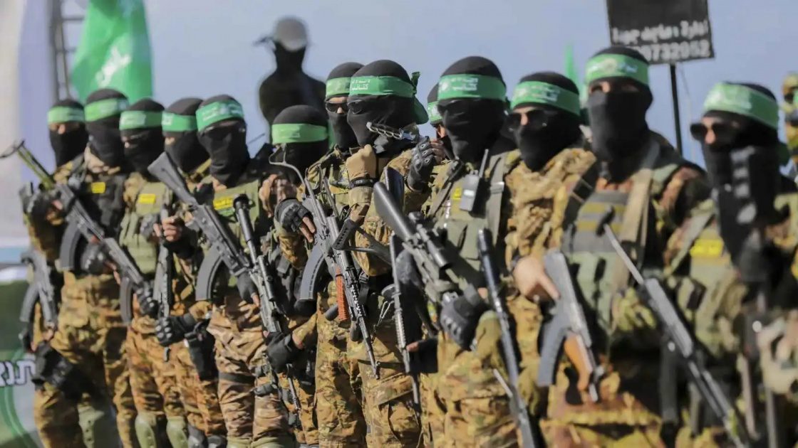 القسام ستسلم جثة أحد أسرى الاحتلال الليلة