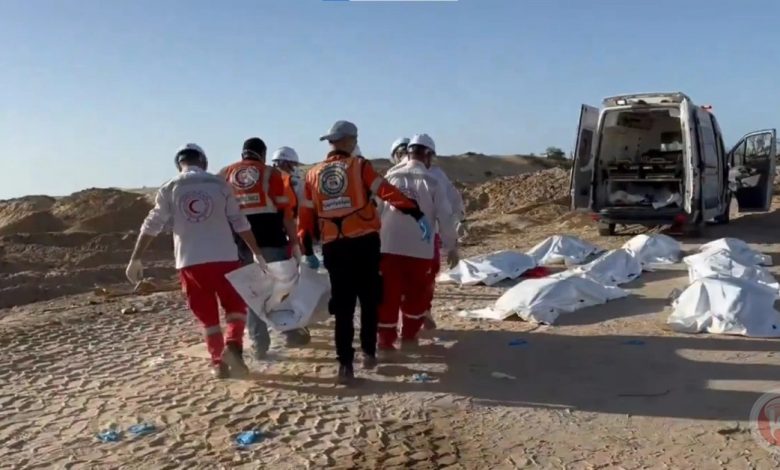 الصليب الأحمر يُسلم الدفعة الرابعة من جثامين الأسرى الفلسطينيين