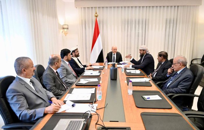 أقر خطوات استكمال دمج أجهزة الاستخبارات.. مجلس القيادة يشيد بإنجازات مكافحة الإرهاب وتهريب المخدرات