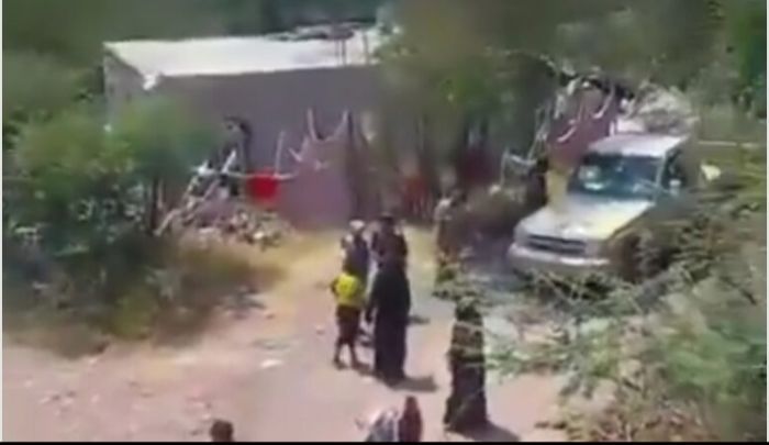 إب.. الحوثيون يختطفون أربعة مدنيين رفضوا مشروعًا يهدد أراضيهم