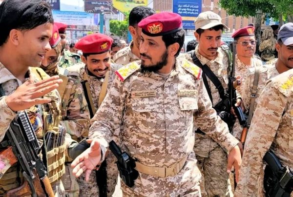 إصابة قائد اللواء الخامس حرس رئاسي واستشهاد اثنين من مرافقيه في تعز