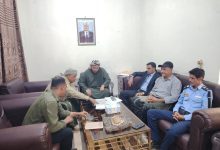 اجتماع برئاسة محافظ سقطرى يناقش خطة تنظيم مواقف المركبات ومواقع البركنة