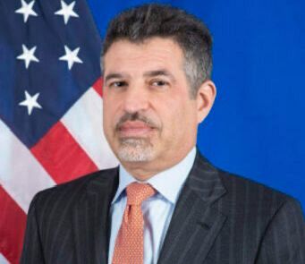 احتجاز مليشيات الحوثي للموظفين المدنيين وتلفيق الأدلة ضدهم هو انتهاك صارخ للكرامة الإنسانية