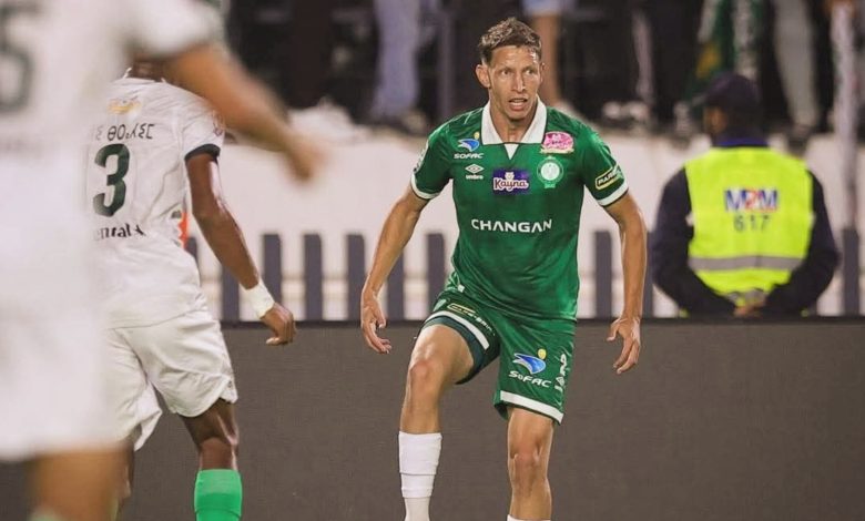 عبد الكريم باعدي بديل محمد بولكسوت بالرجاء الرياضي