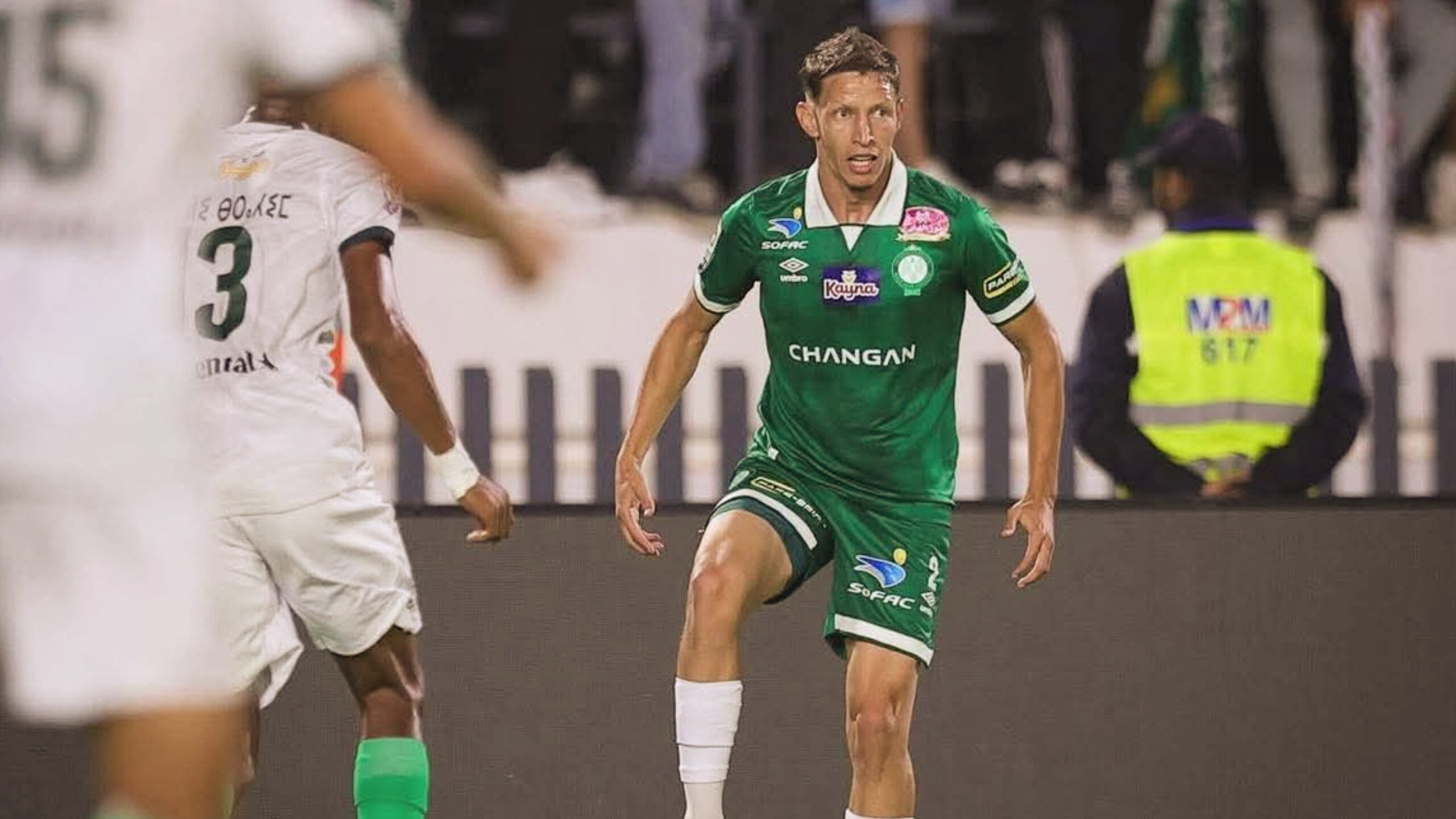 عبد الكريم باعدي بديل محمد بولكسوت بالرجاء الرياضي