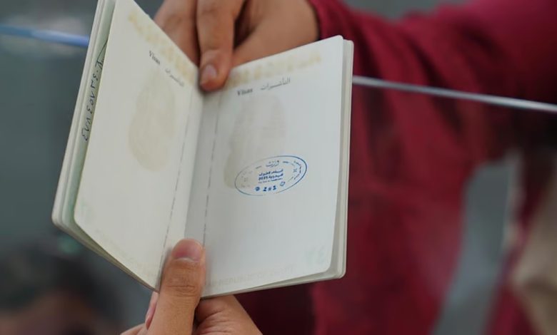 الجوازات تُطلق ختمًا خاصًا احتفاءً بعام الحرف اليدوية 2025