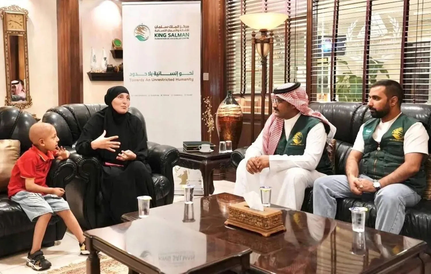 السعودية تعالج طفلا من غزة.. والأم تشكر المملكة
