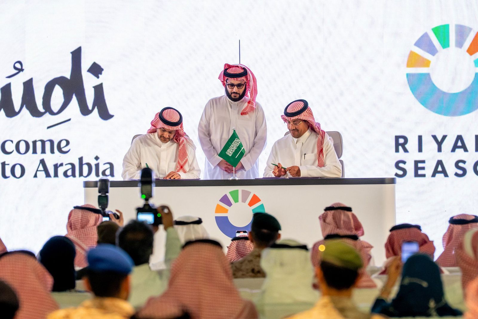 توقيع عقود رعايات موسم الرياض 2025 مع شركات محلية وعالمية