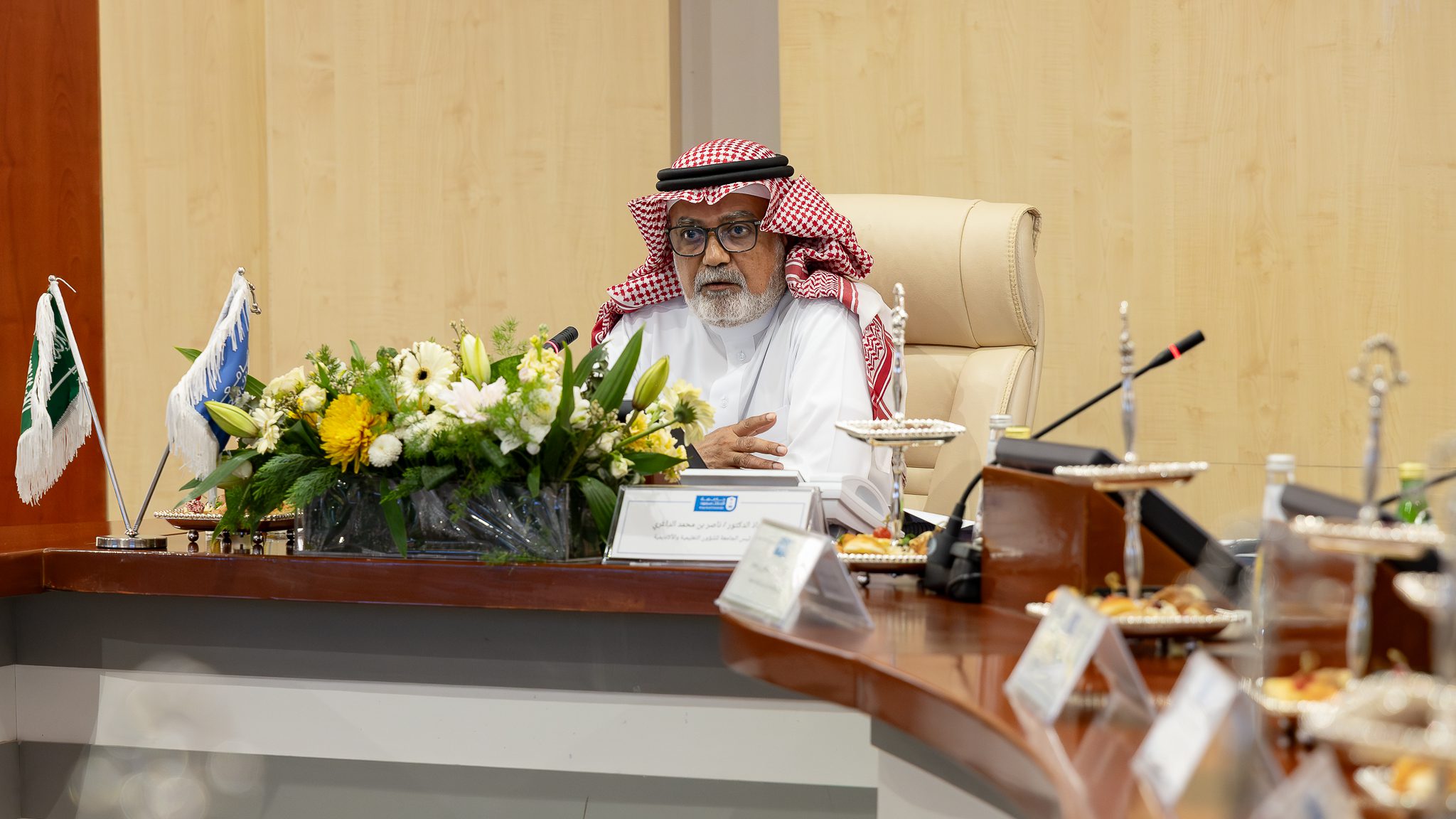 جامعة الملك سعود تبحث مع الملحقيات الخليجية فرص الابتعاث والمنح