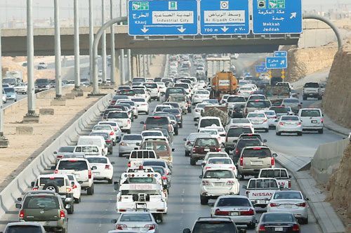 زحام مروري على طريق الملك فهد بالرياض تزامنًا مع أول إجازة رسمية مطوّلة للعام الدراسي
