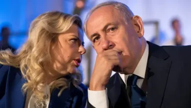زوجة نتنياهو تضغط على وزراء الليكود لطلب العفو الرئاسي عنه