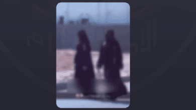 ضبط فتاتين ترتديان جرابين لحمل الأسلحة في عسير