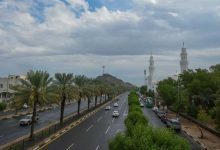 طقس غائم جزئيًا وفرص لهطول أمطار على عدة مناطق