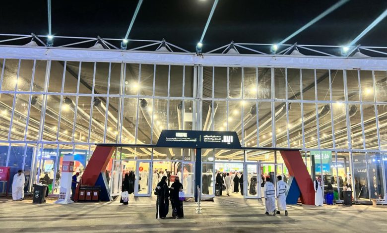 معرض الرياض الدولي للكتاب يواصل تألقه وسط إشادات واسعة من الزوار والمشاركين