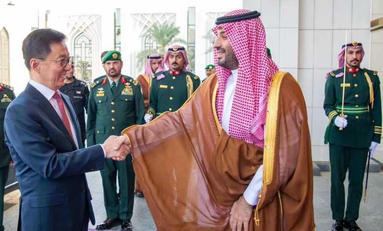 ولي العهد يستقبل نائب الرئيس الصيني