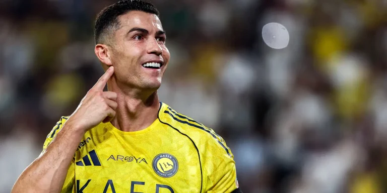 رونالدو سيواصل اللعب حتى منتصف الأربعينات من عمره!