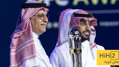 لاعب الهلال السابق يدافع عن سالم الدوسري