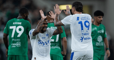 لاعب الهلال يبهر الجماهير بالشوط الأول