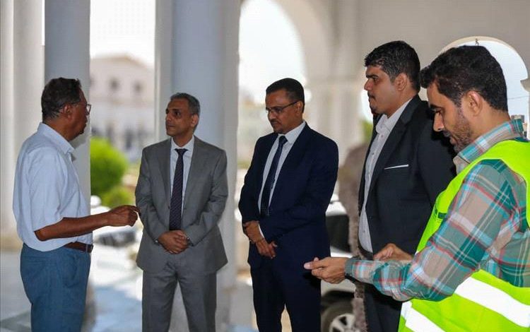 أمين عام محلي حضرموت ونائب وزير الإدارة المحلية يطلعان على جاهزية مبنى الإدارة المحلية (قصر المعين) للبدء في تدشين العمل منه قريباً