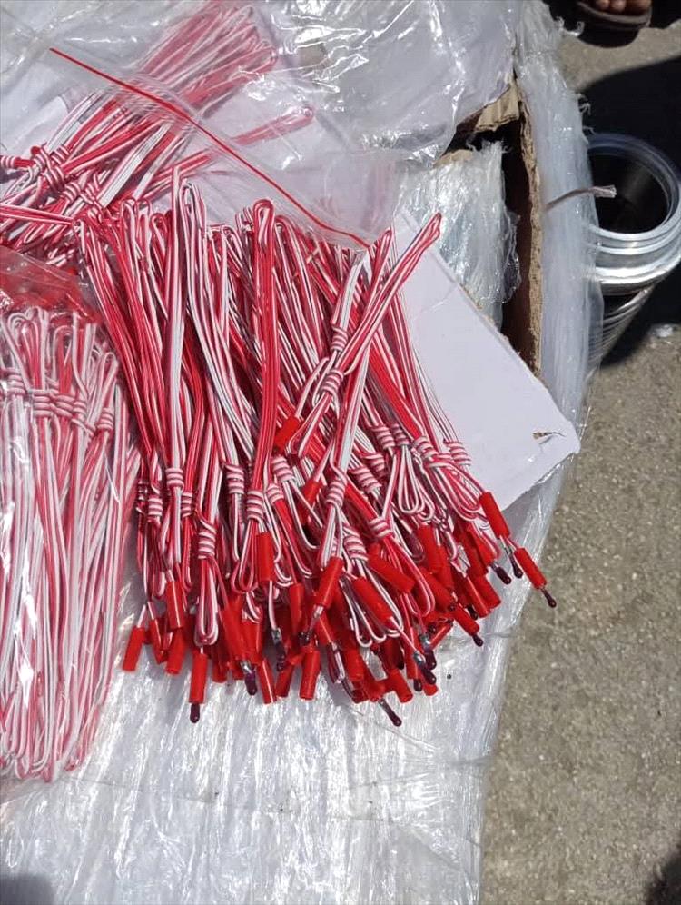 إدارة جمرك صرفيت بمحافظة المهره تضبط حبال تفجير وأجهزة اتصالات لاسلكية والياف زجاجية و كربونية