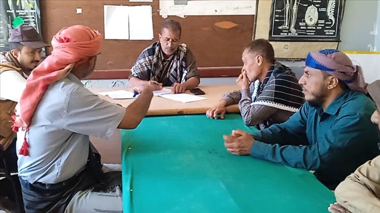 اجتماع يناقش أوضاع العملية التعليمية بثانوية الفقيد يسلم السُنيدي بسرار يافع